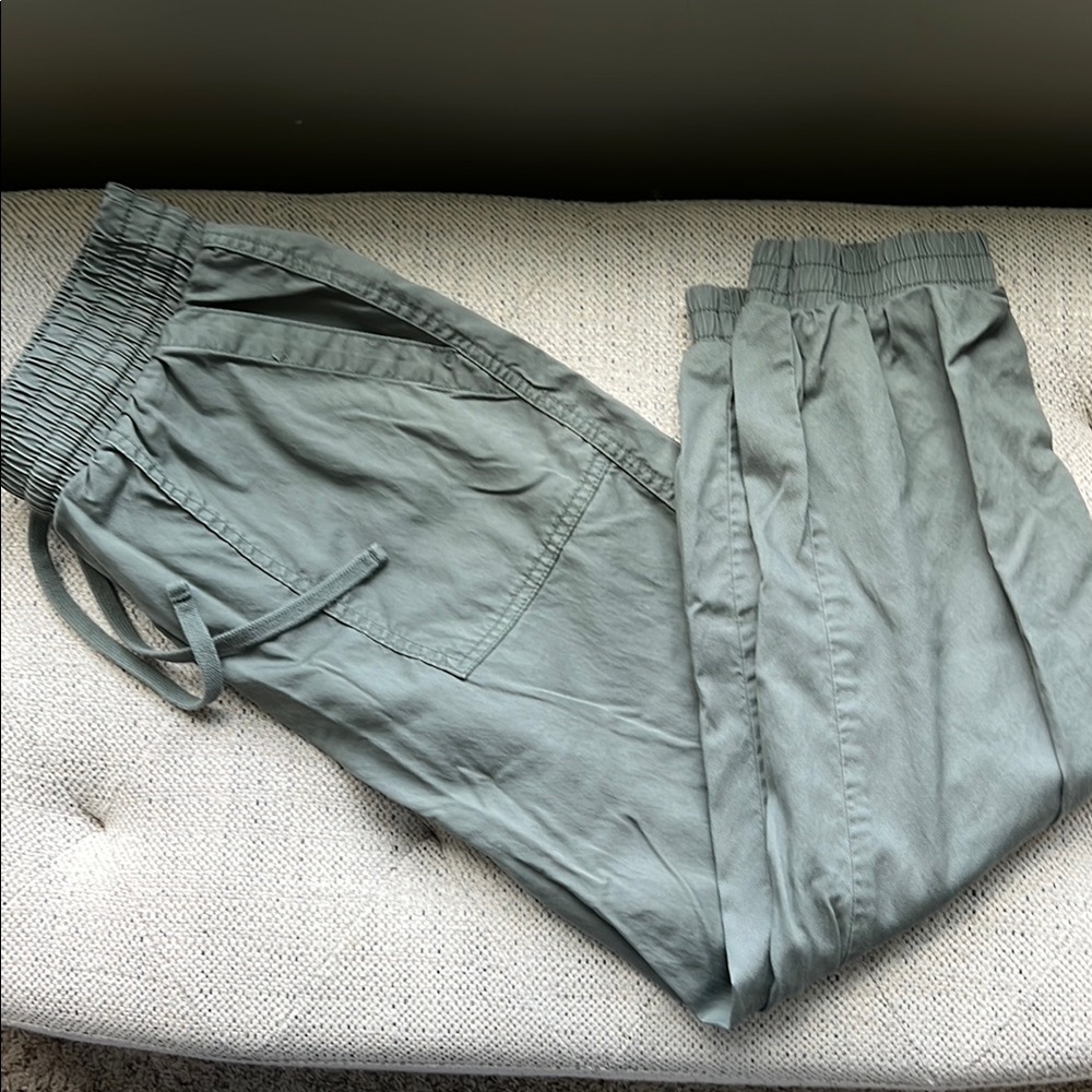 a new day Green Relaxed Fit Joggers -NWOT